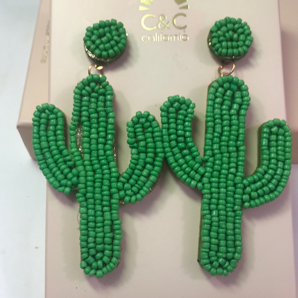 Cactus hand beaded earrings - Picture 4 of 4